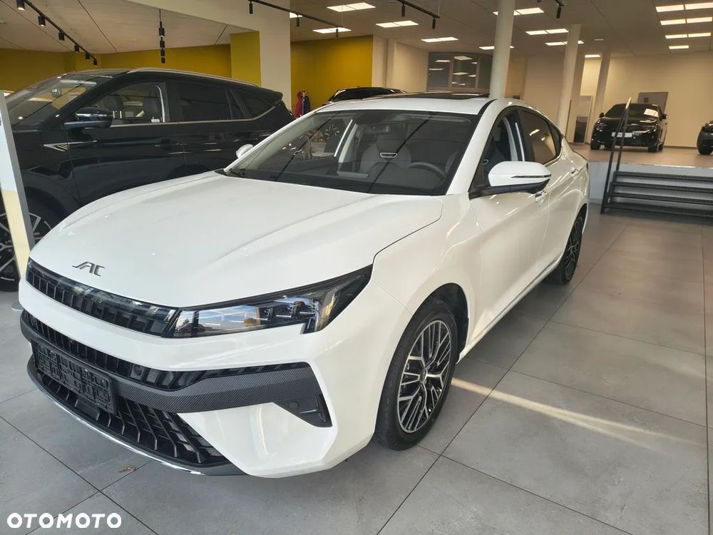 JAC J7 Plus CVT - 1