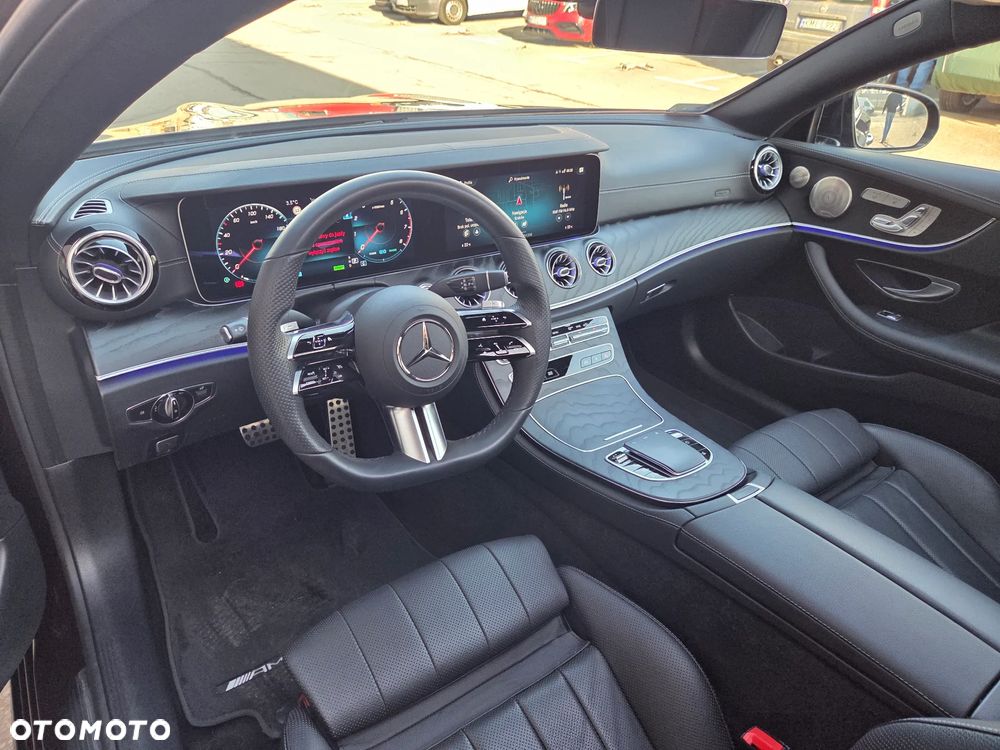 Mercedes-Benz Klasa E 200 4-Matic 9G-TRONIC - 23