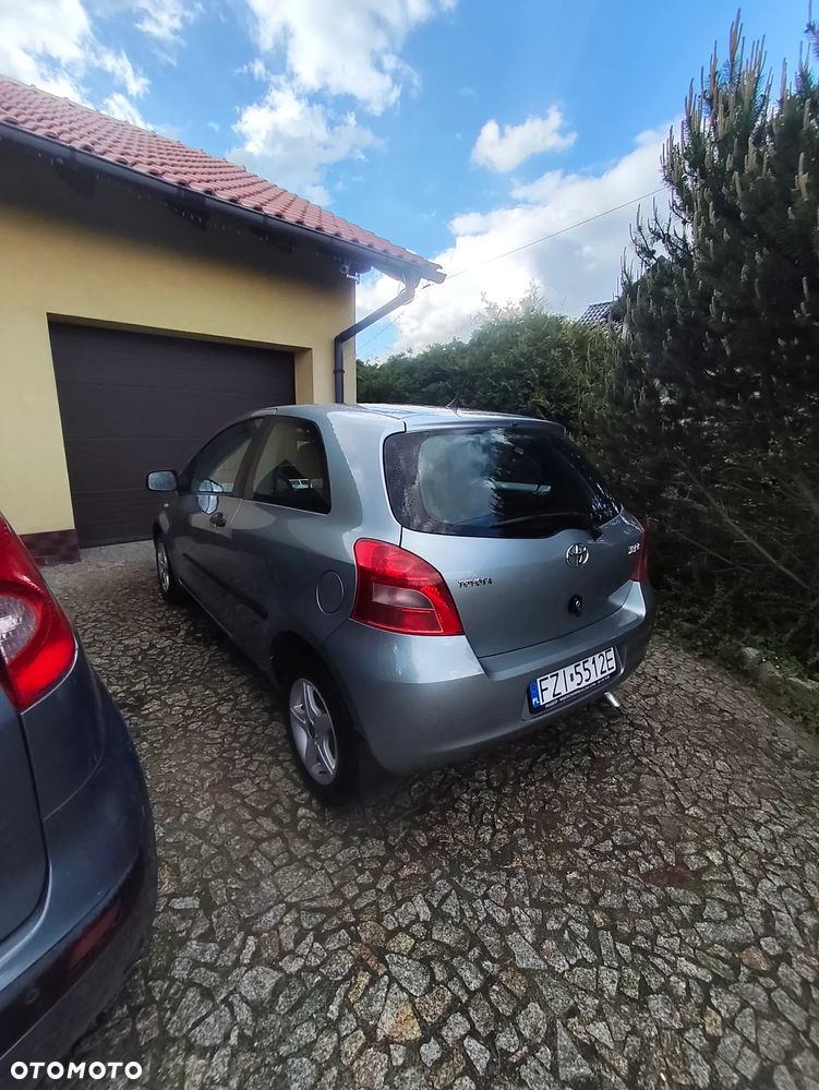 Toyota Yaris 1.0 Luna A/C - 2