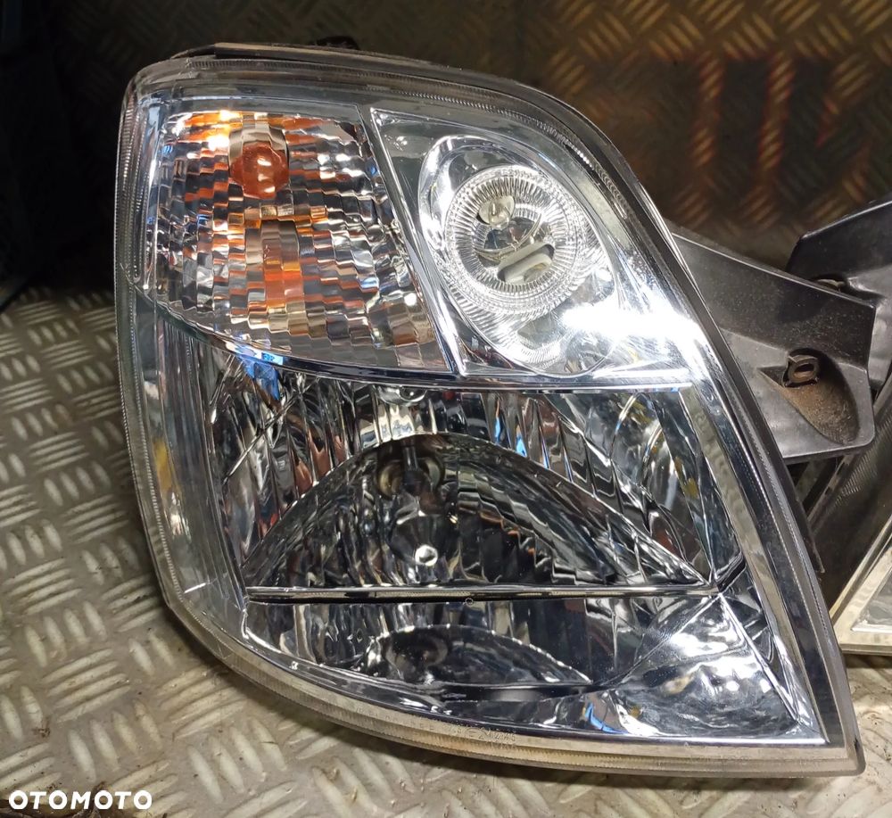 KIA PICANTO 1 I 04-11 REFLEKTOR PRAWY LEWY PRZEDNI PRZÓD DEPO - 2