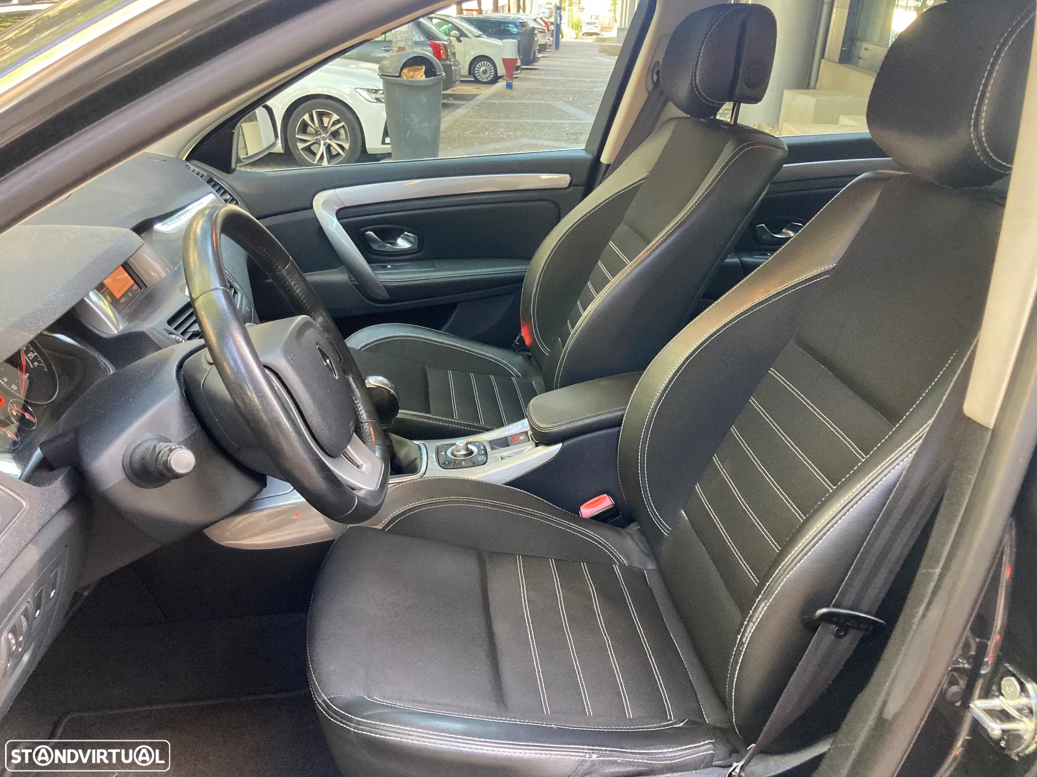 Renault Laguna 2.0 dCi Dynamique S 118g - 10