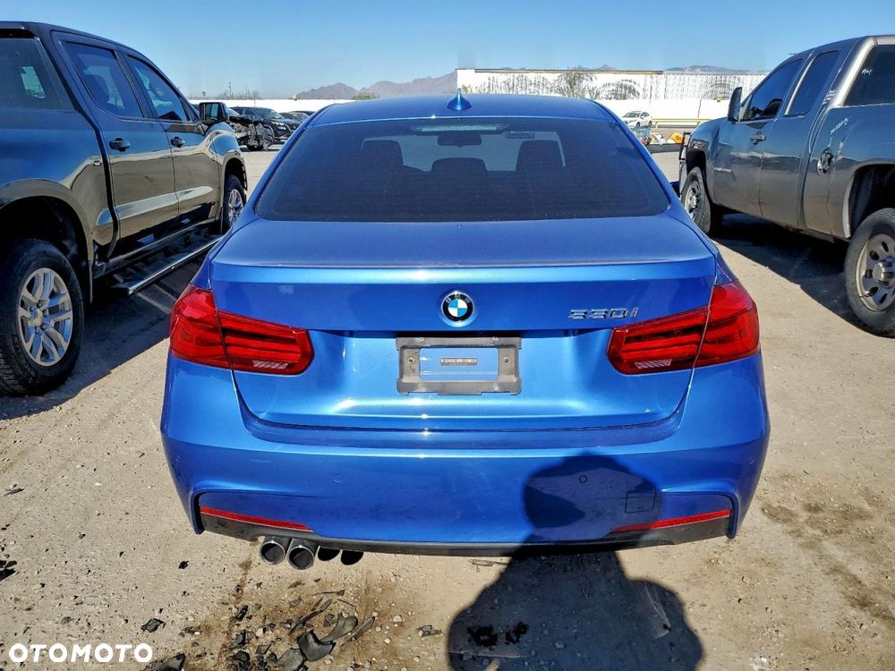 BMW Seria 3 330i - 6