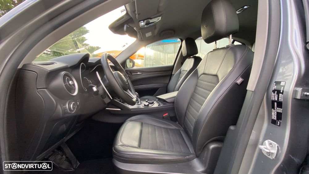 Alfa Romeo Stelvio 2.2 D Super AT8 - 25