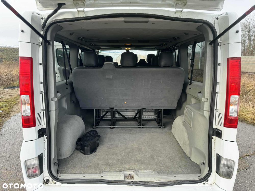 Renault Trafic FAP Passenger Black Edition - 6