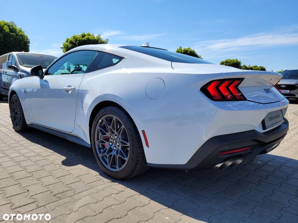 Ford Mustang - 9