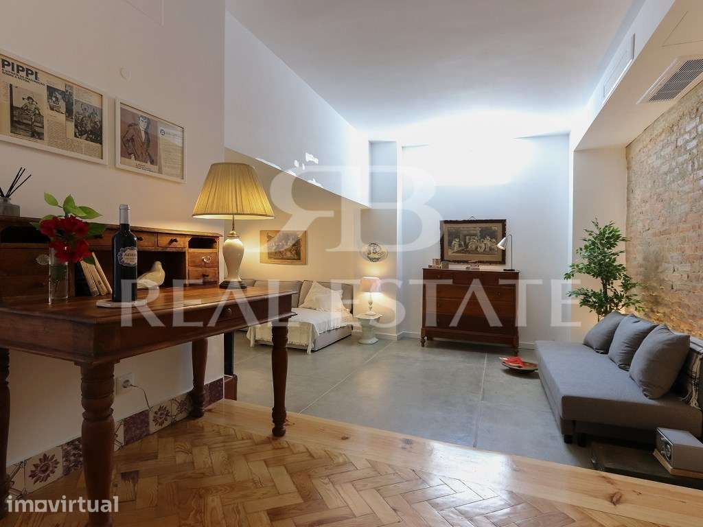 T2 Mobilado, com 2 suites, Varanda e JARDIM privado, na Calçada das... - Grande imagem: 2/21
