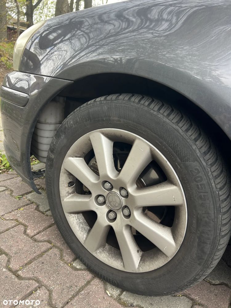 Toyota Avensis - 9