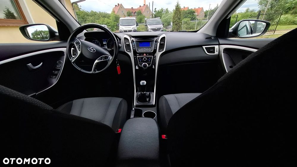 Hyundai i30 blue 1.4 YES Silver - 31