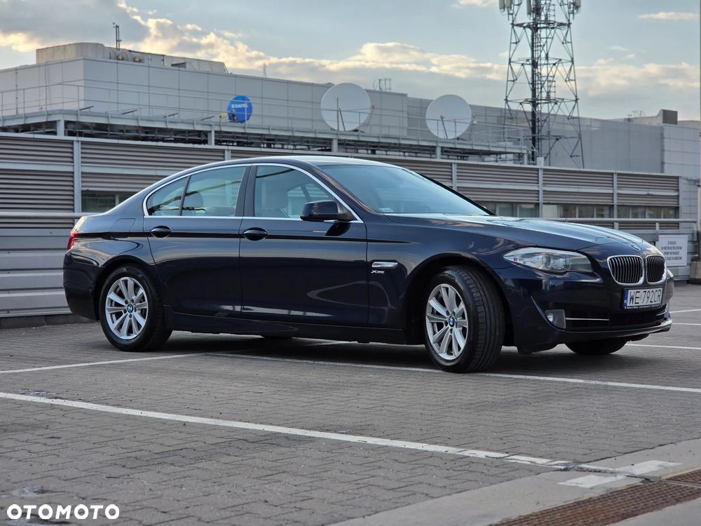 BMW Seria 5 528i xDrive - 6