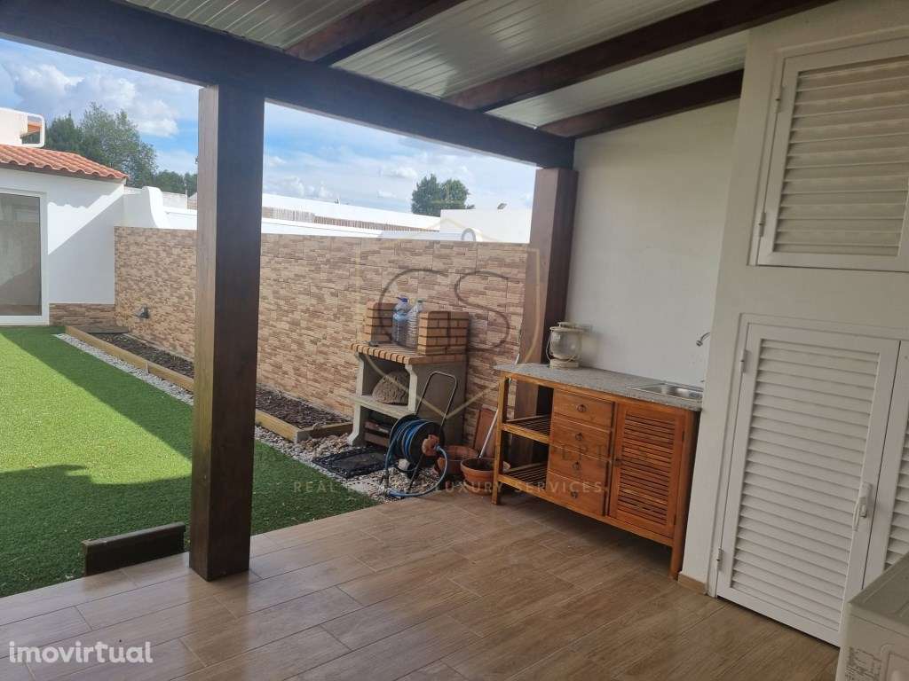 Distinta Moradia T3+1 Contemporânea com Logradouro Privado e Estúdi... - Grande imagem: 3/21