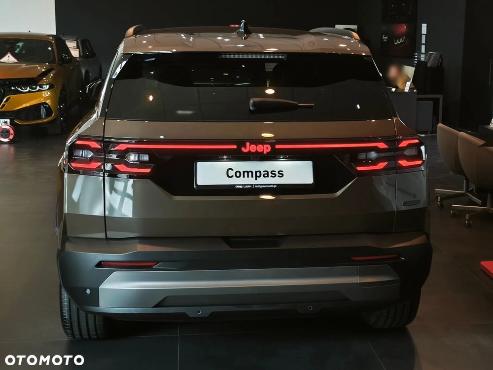 Jeep Compass 1.2 T3 mHEV Summit FWD DCT - 6