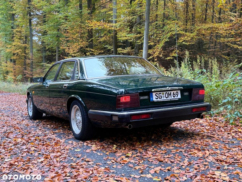 Jaguar XJ - 16