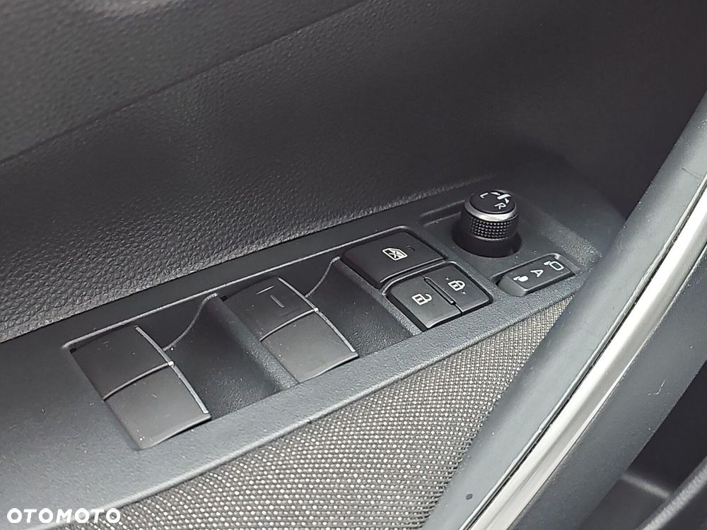 Toyota Corolla 1.8 Hybrid Comfort - 18