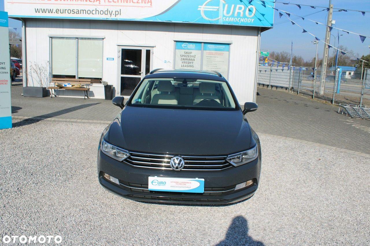 Volkswagen Passat - 4