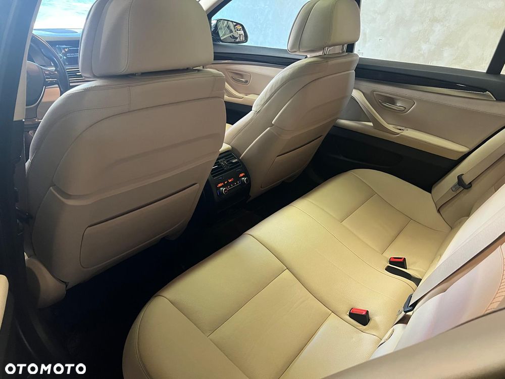 BMW Seria 5 535d Sport-Aut Luxury Line - 11