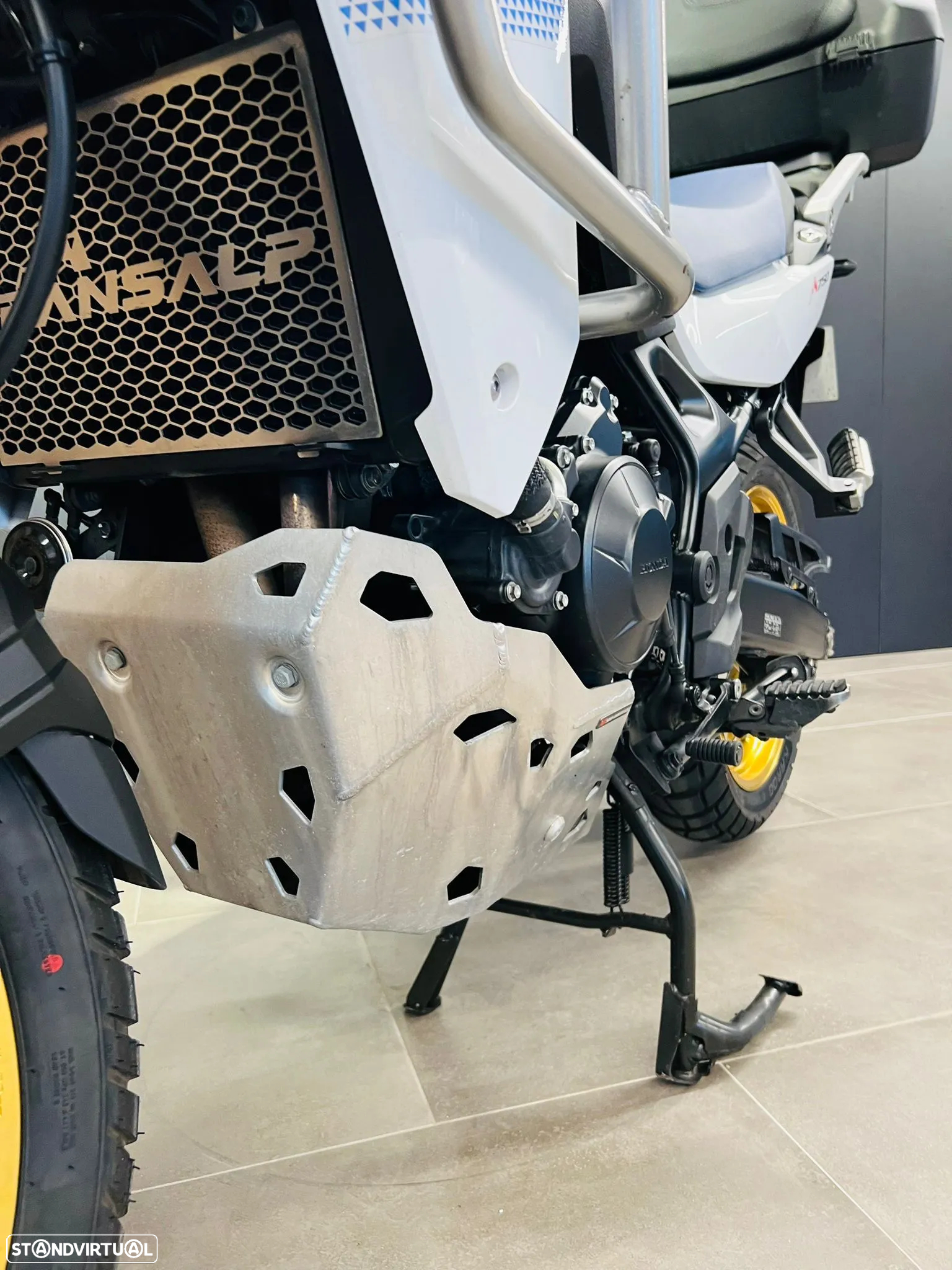 Honda Transalp 750 - 8