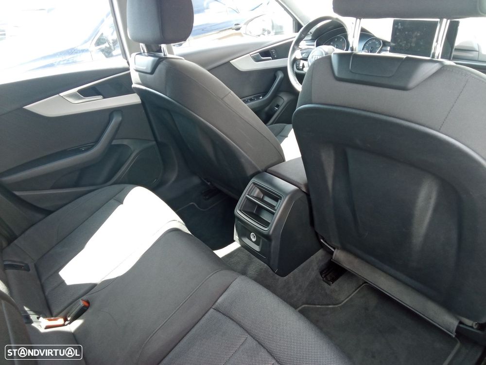 Audi A4 Avant 35 TDI Advanced S tronic - 24