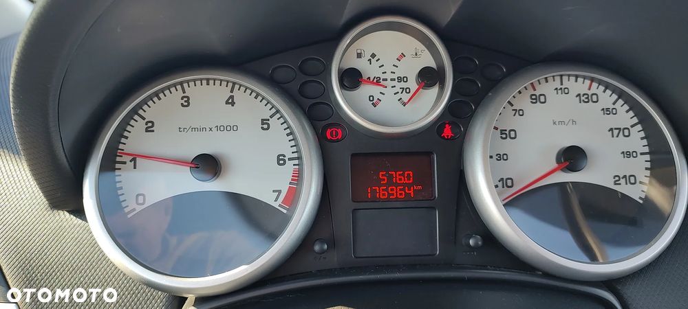 Peugeot 207 1.4 16V Trendy - 10