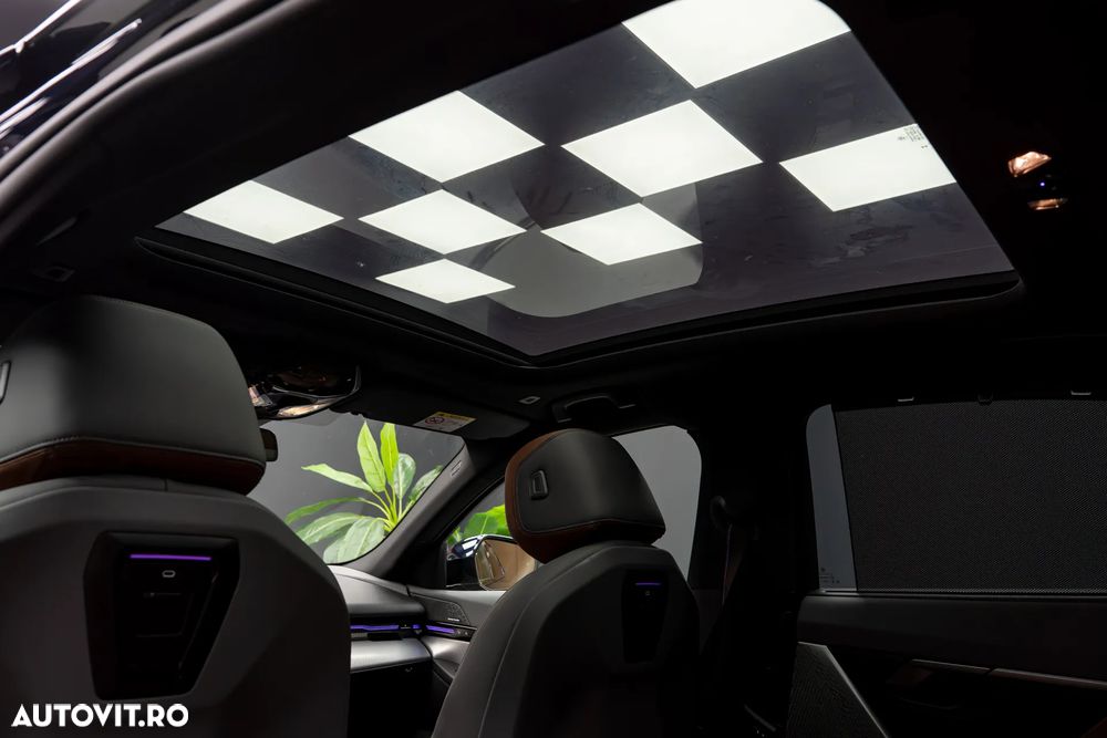 BMW Seria 5 520i Aut. M Sport Edition - 29