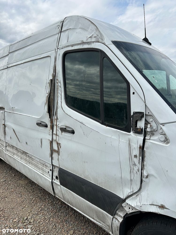Mercedes-Benz Sprinter - 9