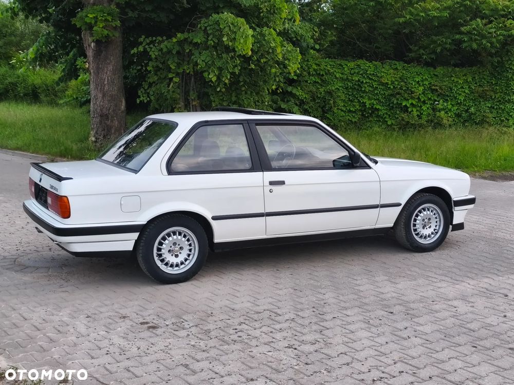BMW Seria 3 318is - 4