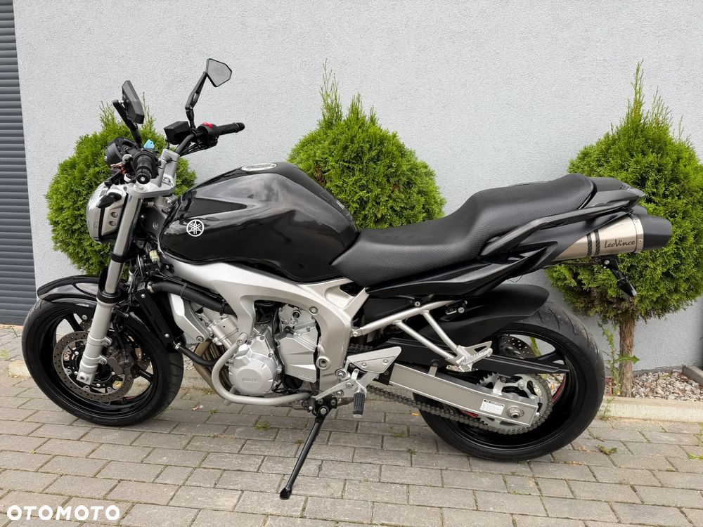 Yamaha FZ - 38
