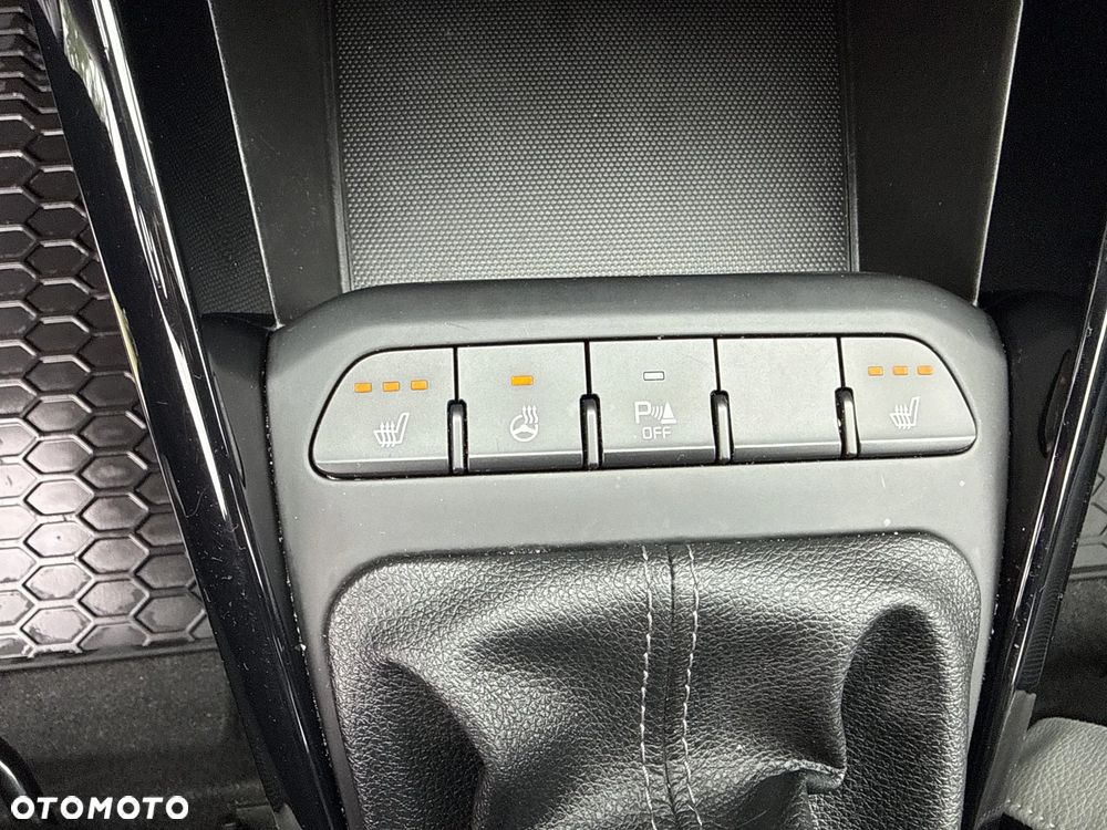 Kia Stonic 1.2 L Business Line - 24