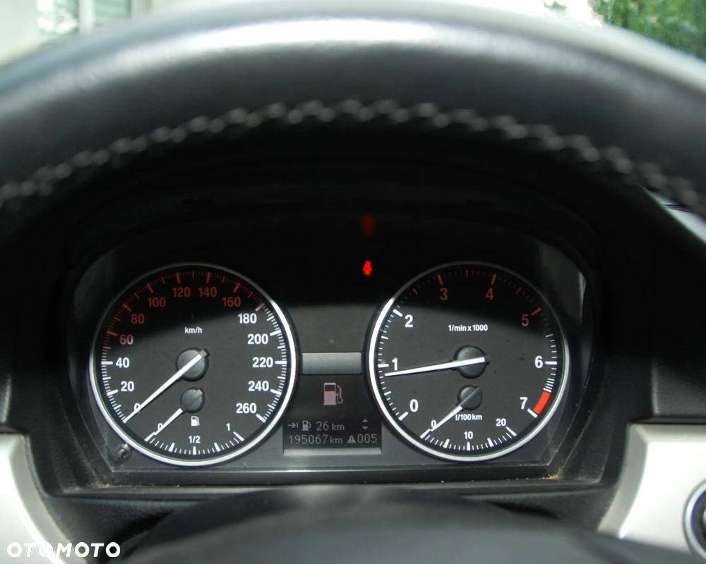 BMW Seria 3 318i - 9