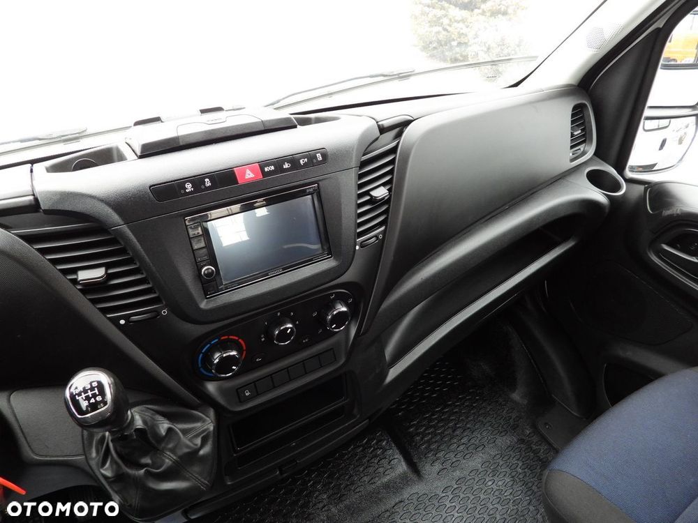Iveco DAILY 35C16 WYWROTKA PODWÓJNA KABINA DOKA 6 MIEJSC TEMPOMAT NAWIGACJA BLIŹNIACZE KOŁA KLIMATYZACJA  160KM - 32