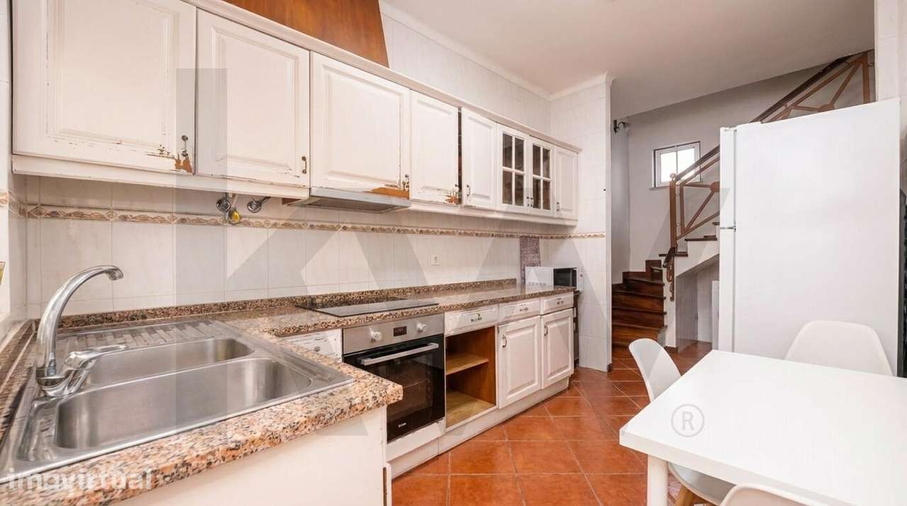Moradia T4 Com Espaço Exterior - Coimbra - Grande imagem: 2/50