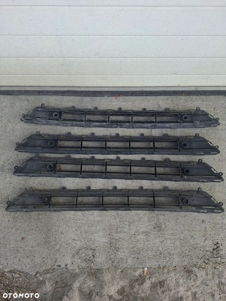 Kratka środkowa dolna zderzaka volvo xc40 31449342 - 2