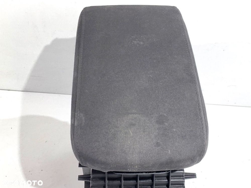 PODŁOKIETNIK  VW GOLF VII (5G1, BQ1, BE1, BE2) 2012 - 2022 e-Golf 85 kW [115 KM] elektryczny 2014 - - 2