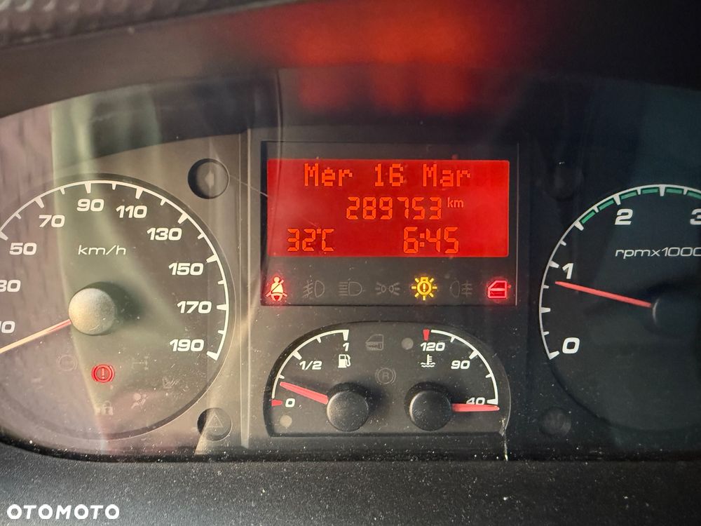 Iveco Daily 35C15 *3.0D* NOWY SILNIK* KONTENER 4.3M *NOWE KOŁA* KLIMA* TEMPOMAT* ZADBANY* - 14