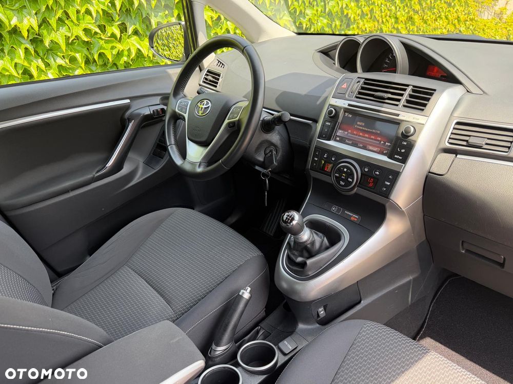 Toyota Verso 1.8 7-Sitzer Comfort - 14