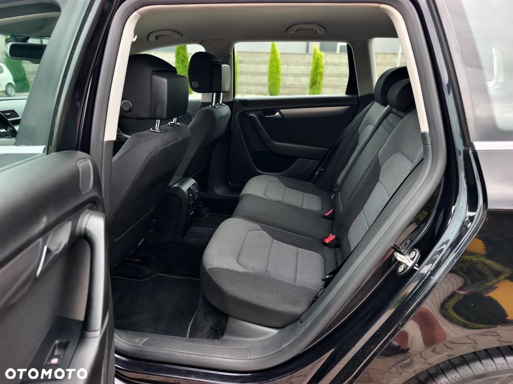 Volkswagen Passat 2.0 TDI Comfortline - 9