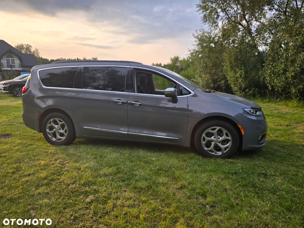 Chrysler Pacifica - 39