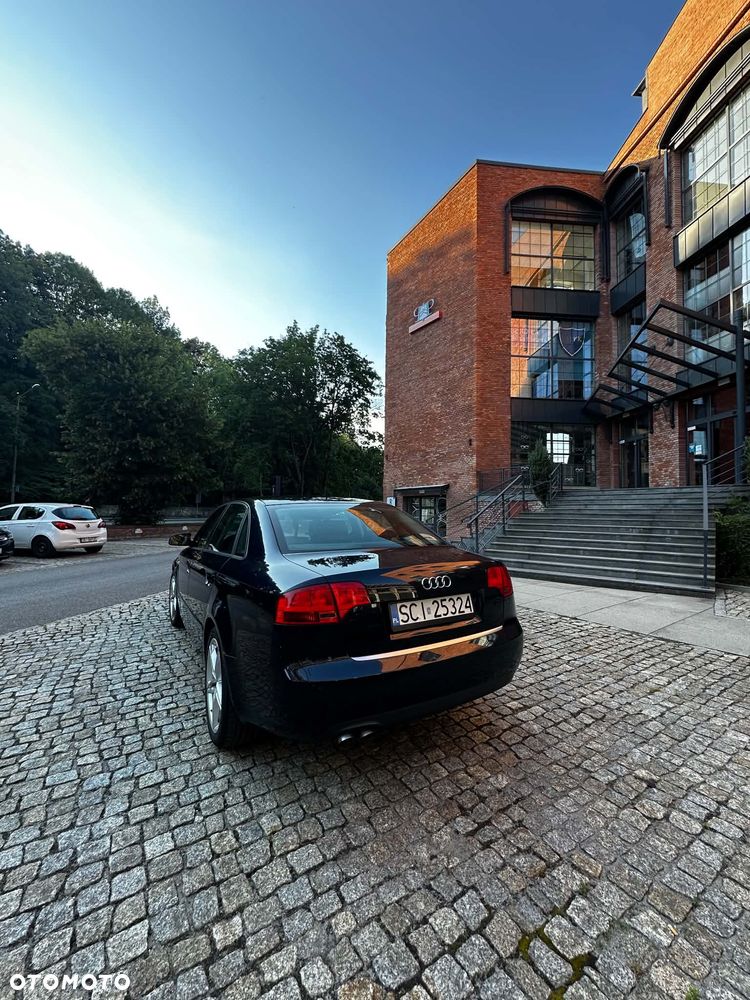 Audi A4 Limousine - 14