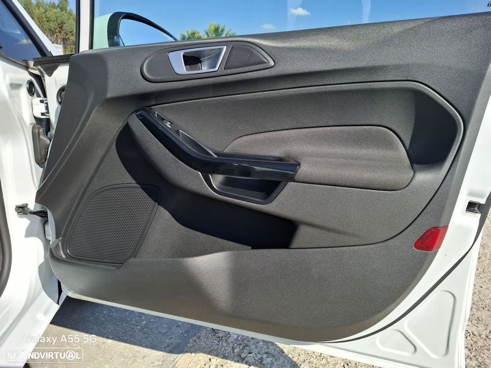 Ford Fiesta 1.6 TDCi Titanium ECOnetic - 39