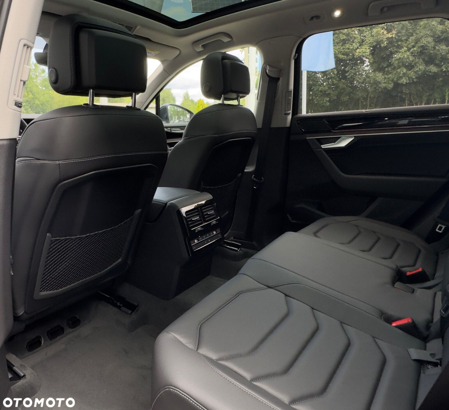Volkswagen Touareg - 12