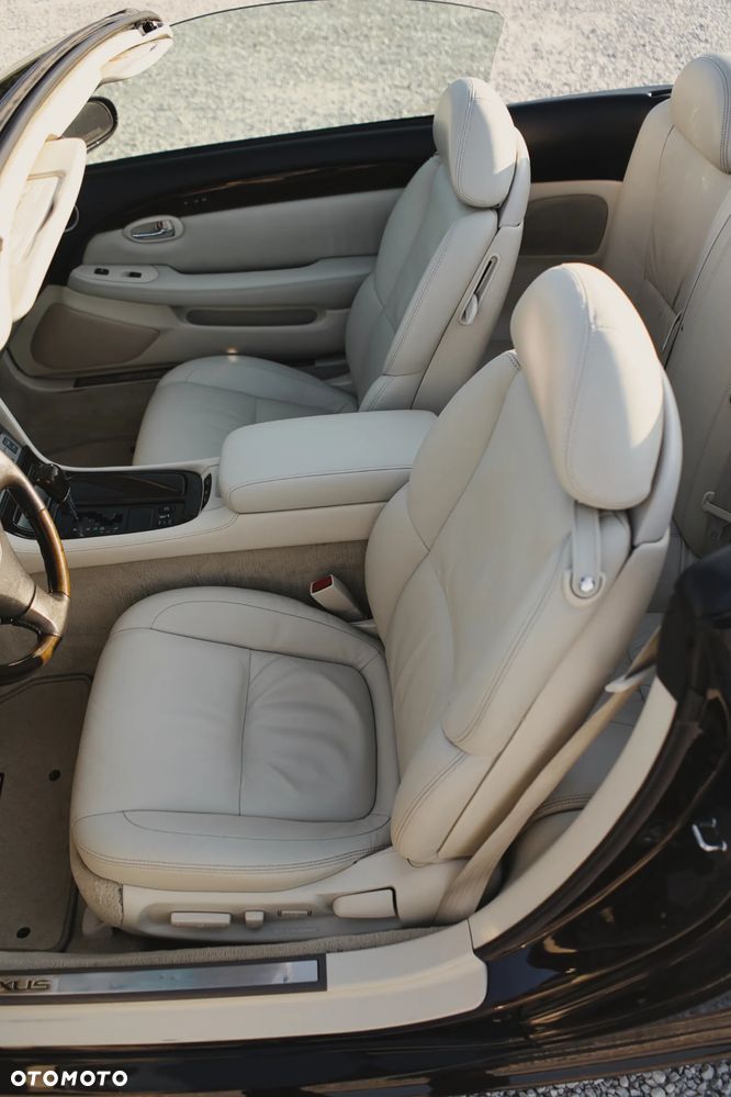 Lexus SC Prestige - 12