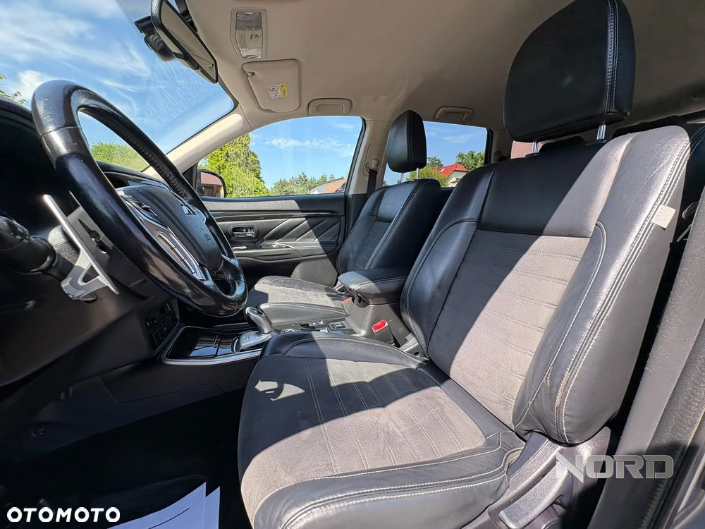 Mitsubishi Outlander 2.0 4WD Plus - 16