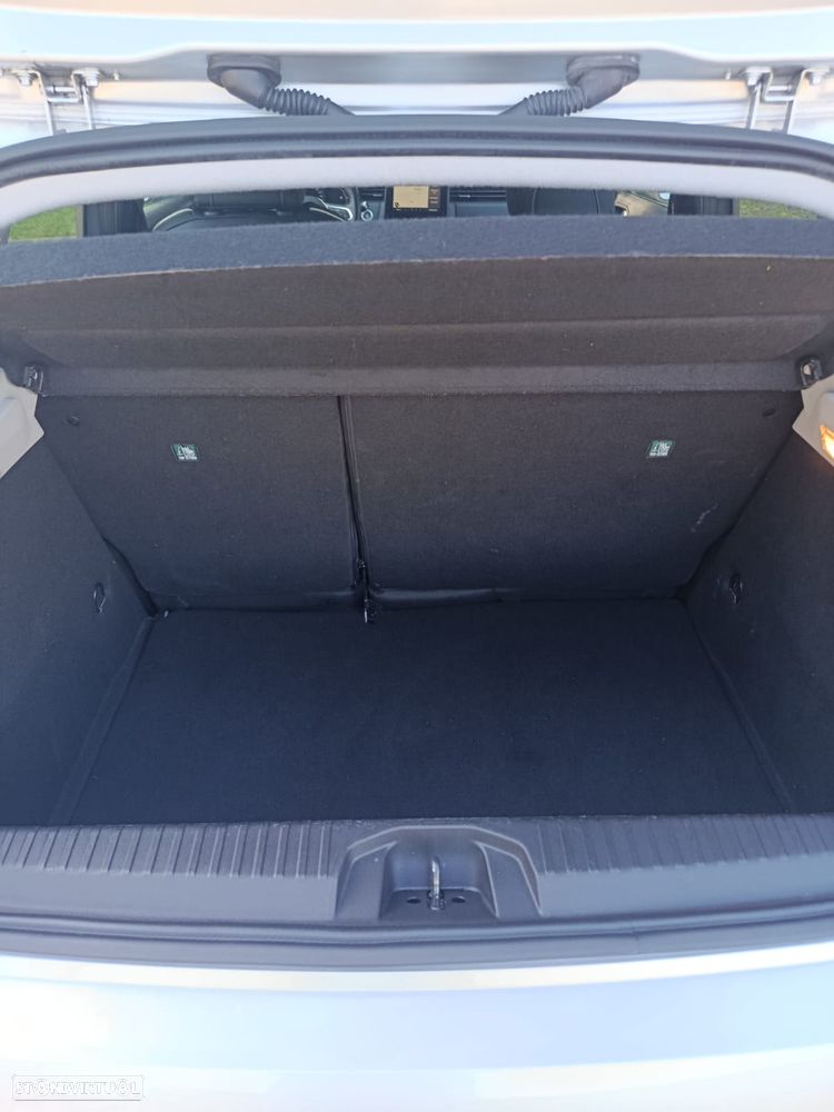 Renault Clio TCe 100 INTENS - 27