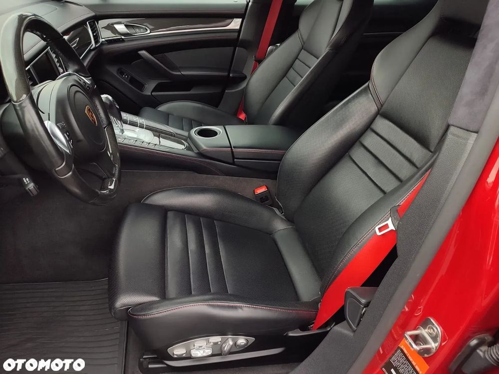 Porsche Panamera 4S - 17