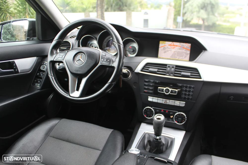 Mercedes-Benz C 220 Station CDI DPF (BlueEFFICIENCY) Avantgarde - 24