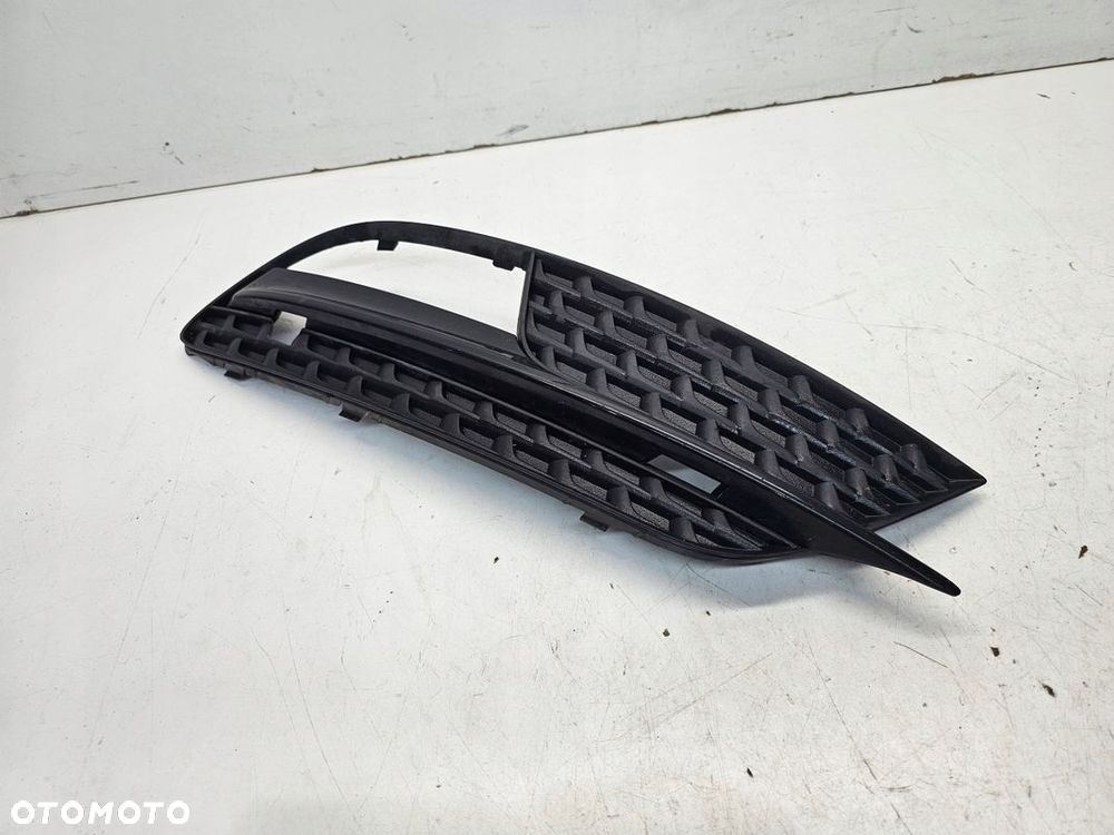 KRATKA ATRAPA ZDERZAKA PRAWA AUDI A5 8T LIFT 8T0807682H - 2