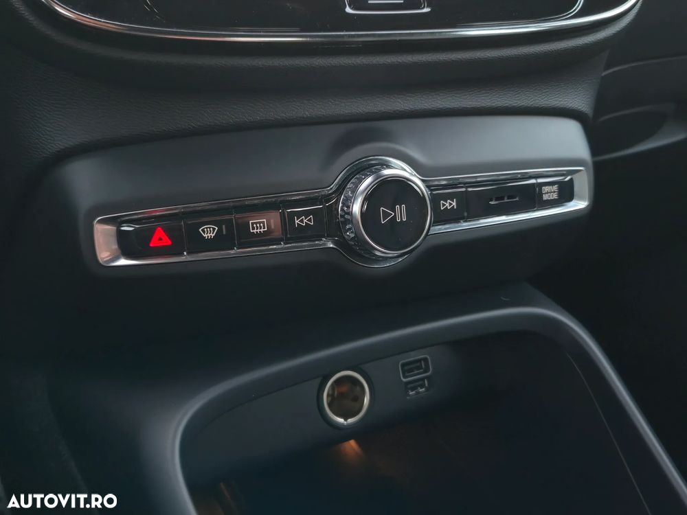 Volvo XC 40 T5 Recharge DKG RDesign Expression - 30