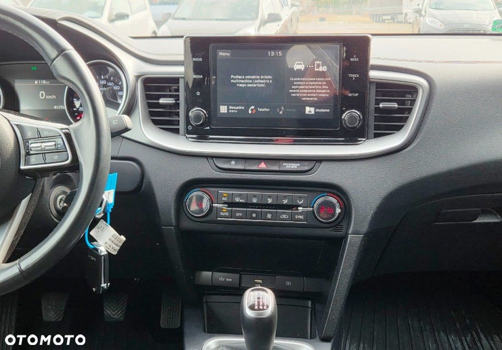 Kia XCeed - 13