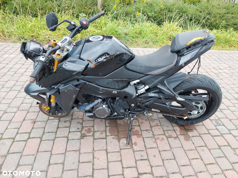 Suzuki GSX - 2