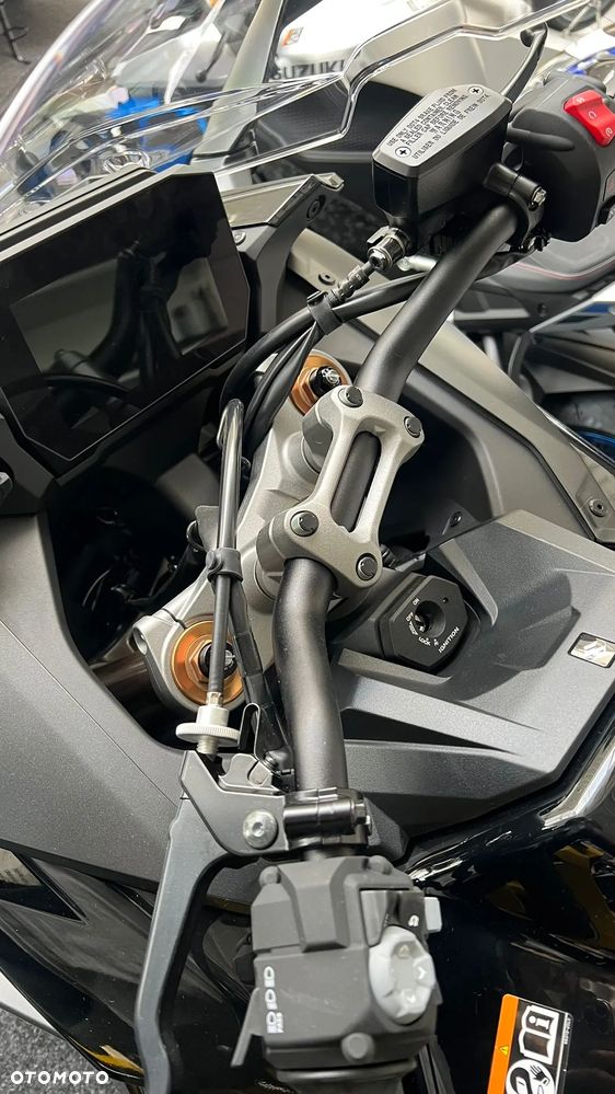 Suzuki GSX 1000 - 10