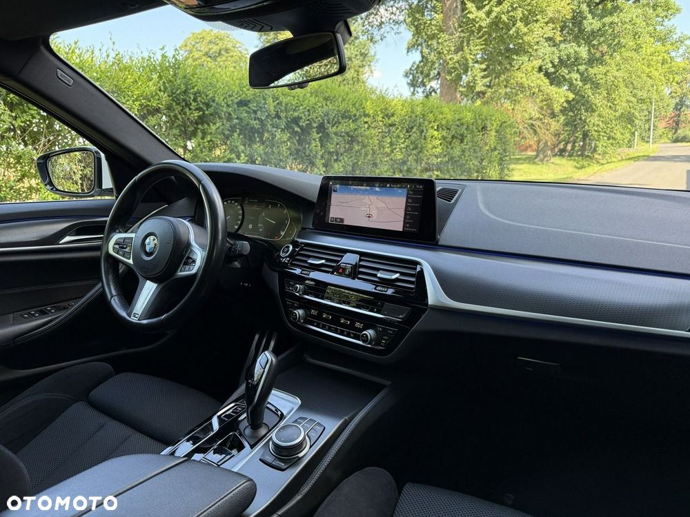 BMW Seria 5 530d mHEV M Sport sport - 29